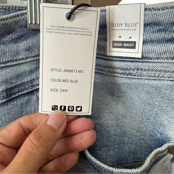 NEW Judy Blue Retro Wide Leg Jean Plus Size 24W Light Wash Tummy Control Stretch - Picture 7 of 11